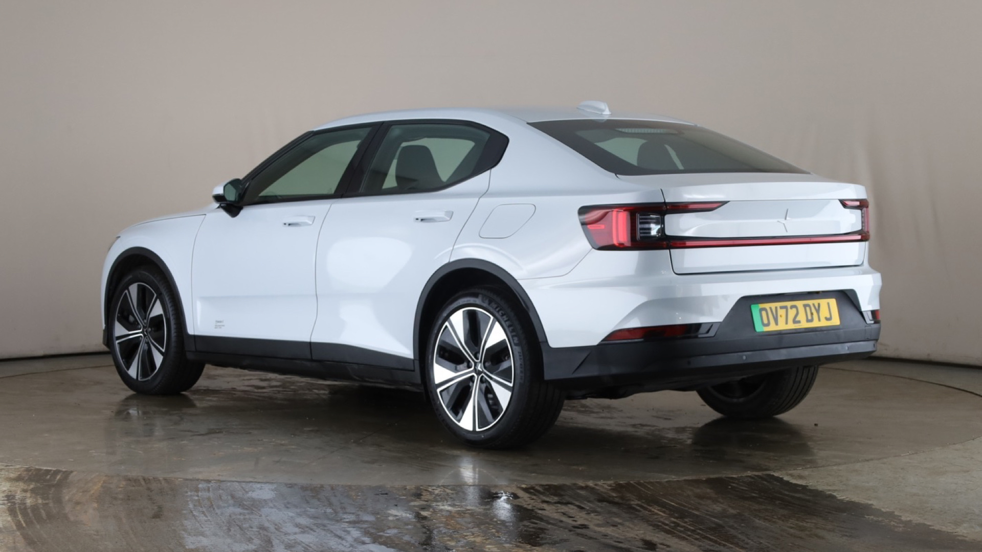 4020876 170kW 69kWh Standard Range Single motor 5dr Auto