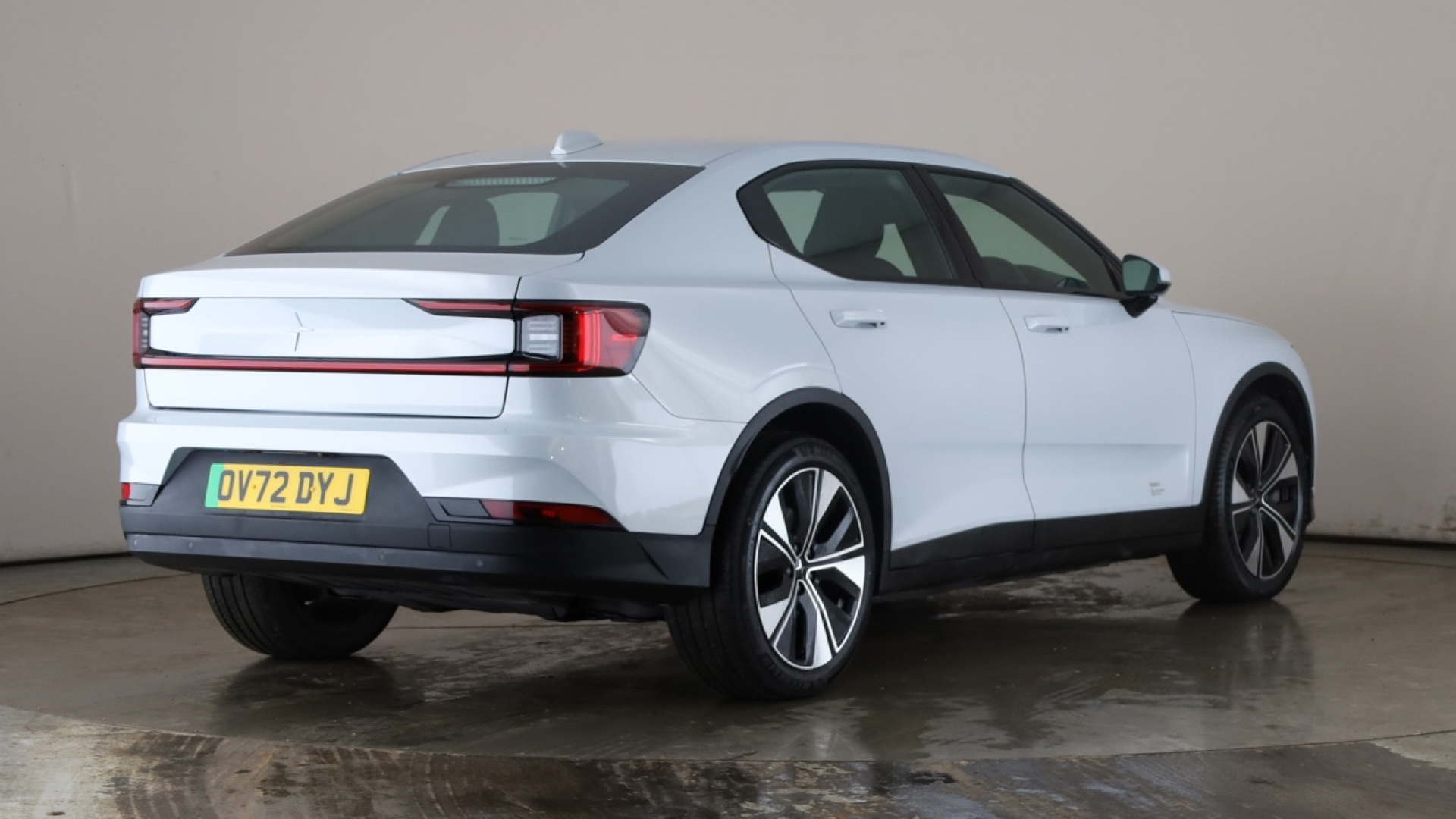 4020876 170kW 69kWh Standard Range Single motor 5dr Auto