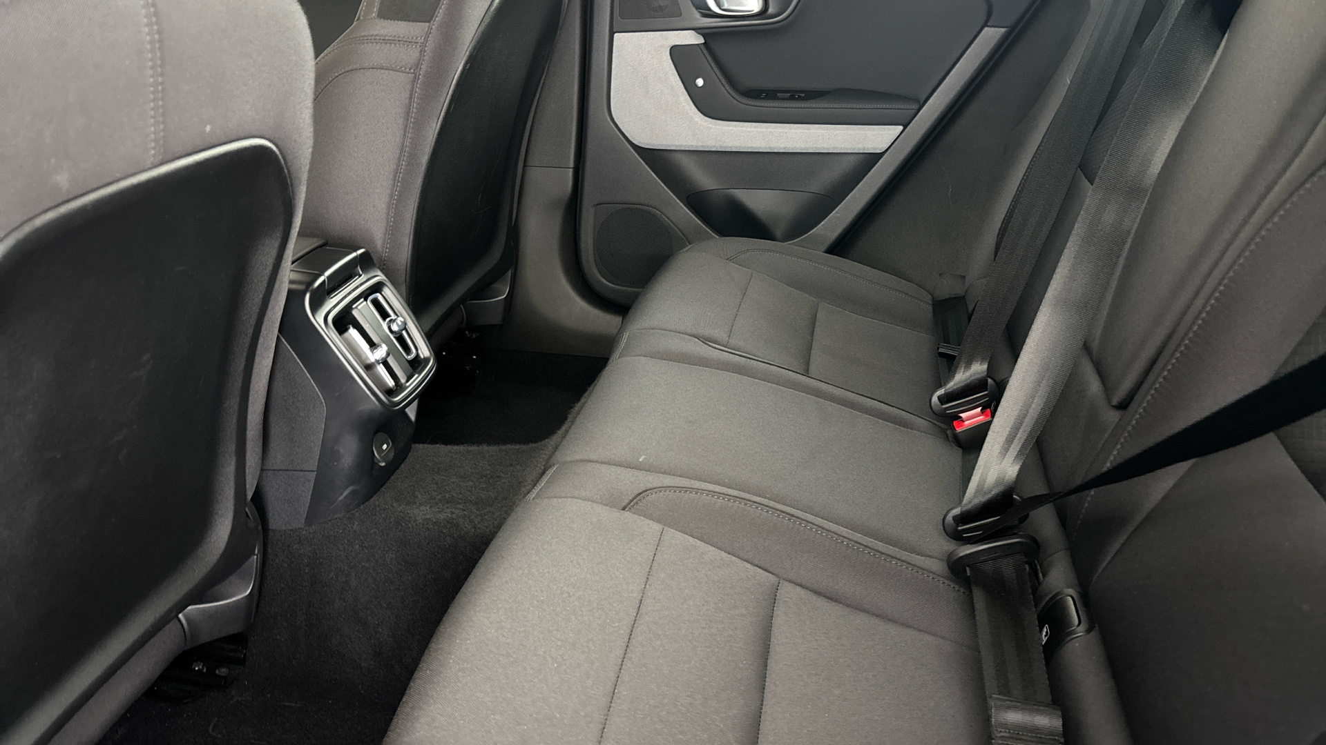 4020876 170kW 69kWh Standard Range Single motor 5dr Auto