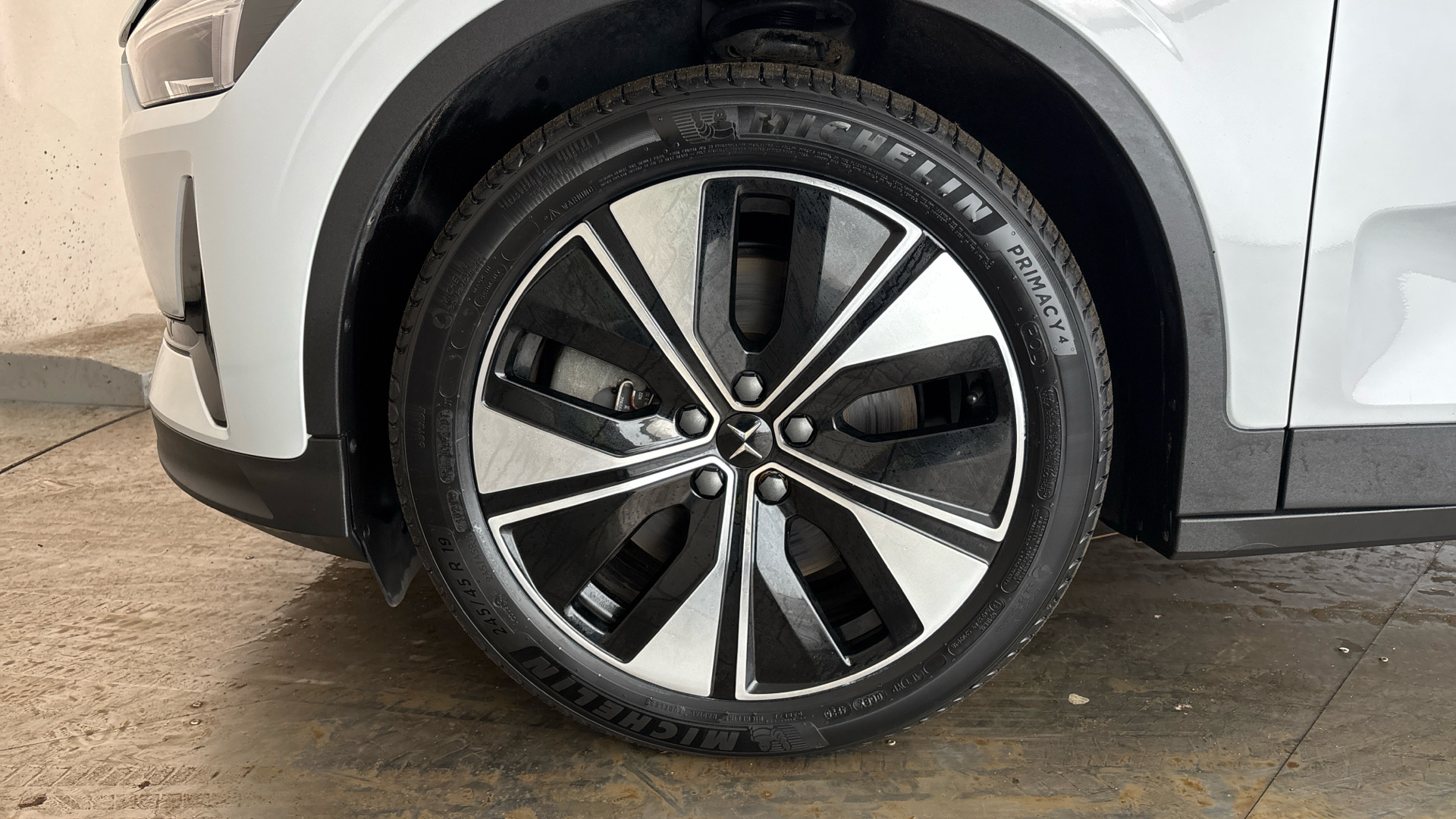 4020876 170kW 69kWh Standard Range Single motor 5dr Auto