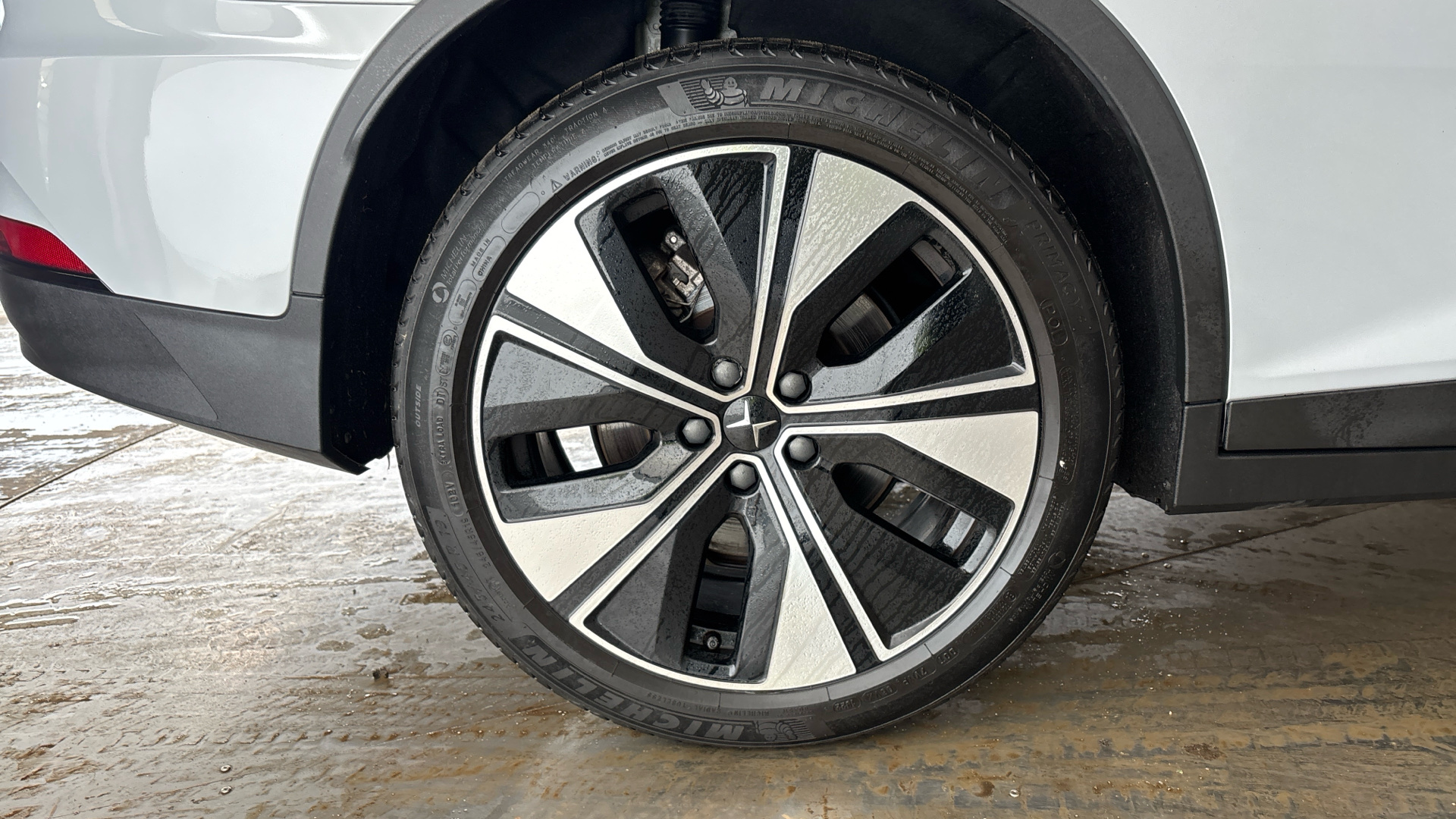 4020876 170kW 69kWh Standard Range Single motor 5dr Auto