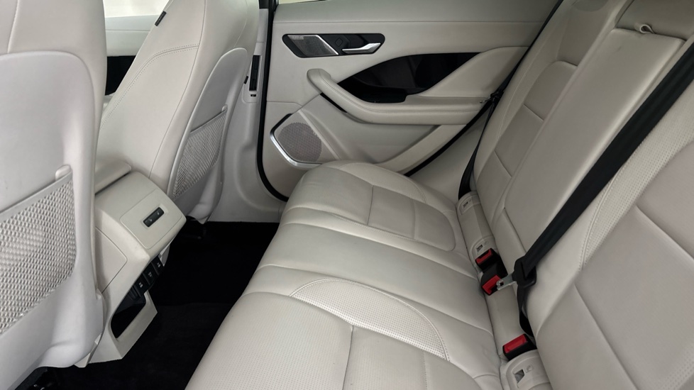 JAGUAR I-PACE Image 14