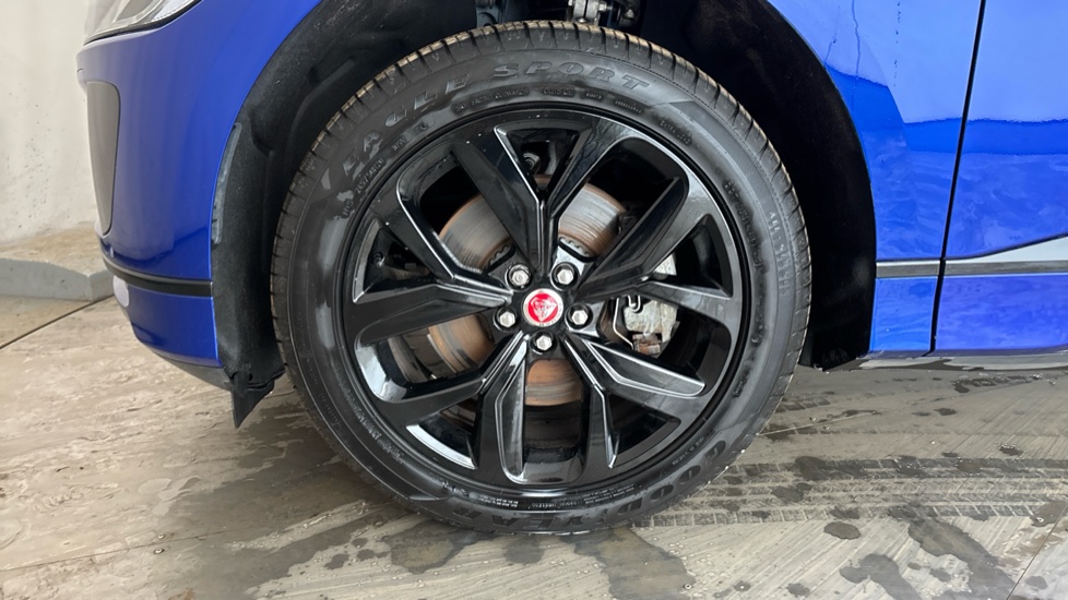 JAGUAR I-PACE Image 17