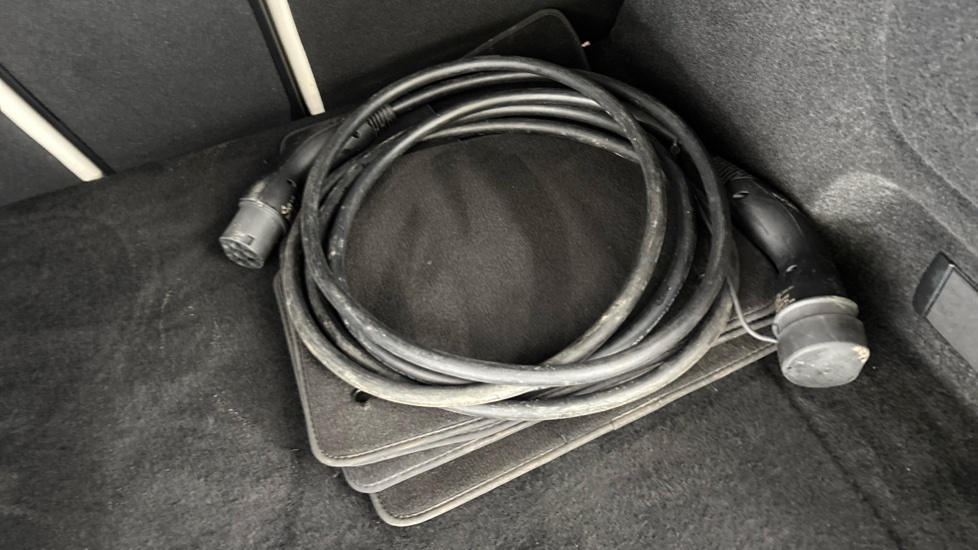 JAGUAR I-PACE Image 22