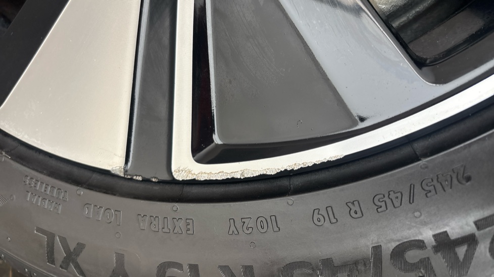 POLESTAR 2 Scuff