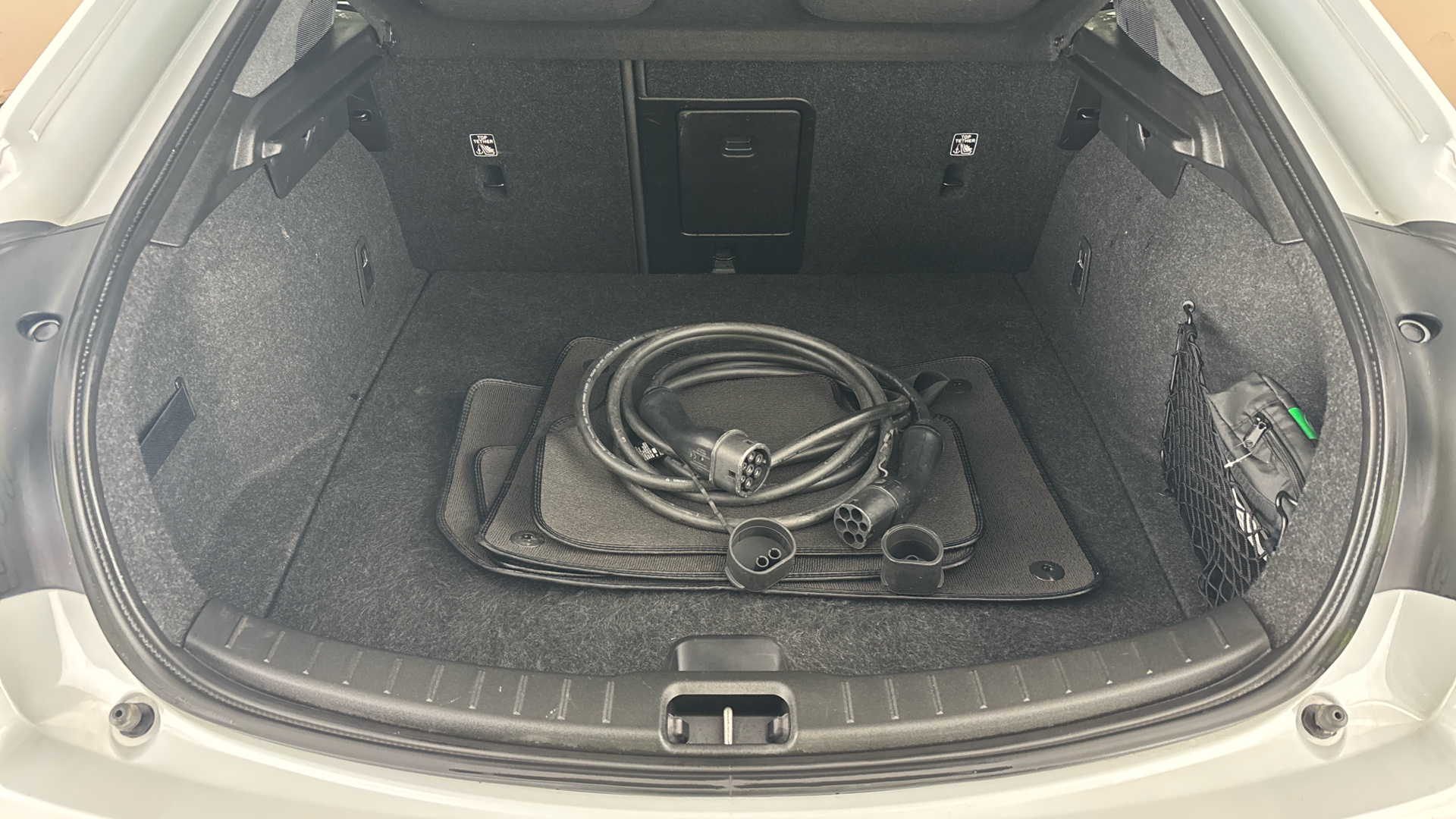 4027759 300kW 78kWh Long Range Dual motor 5dr 4WD Auto