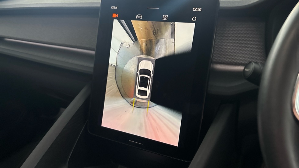 POLESTAR 2 reverse camera