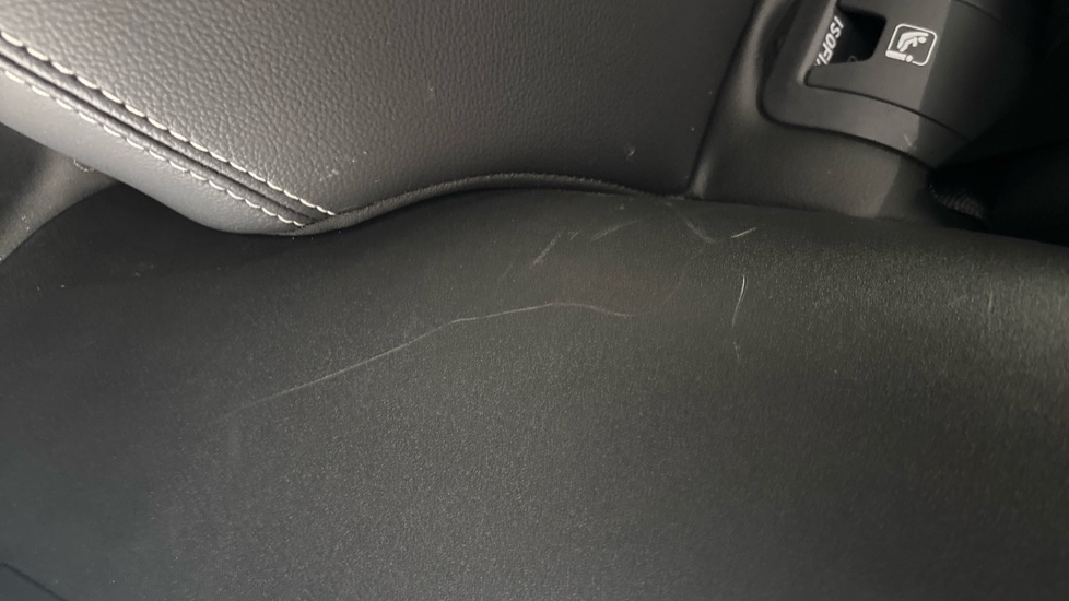 JAGUAR I-PACE scratches