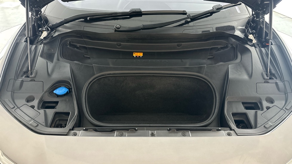 JAGUAR I-PACE Image 16