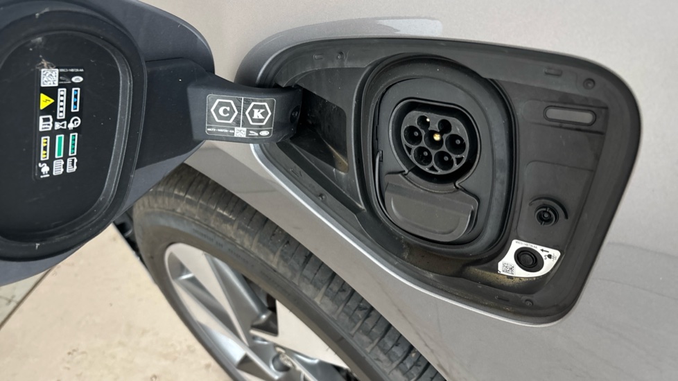 JAGUAR I-PACE Image 21