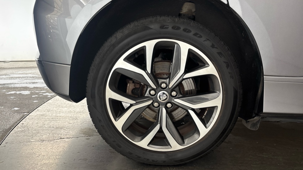 JAGUAR I-PACE Image 19