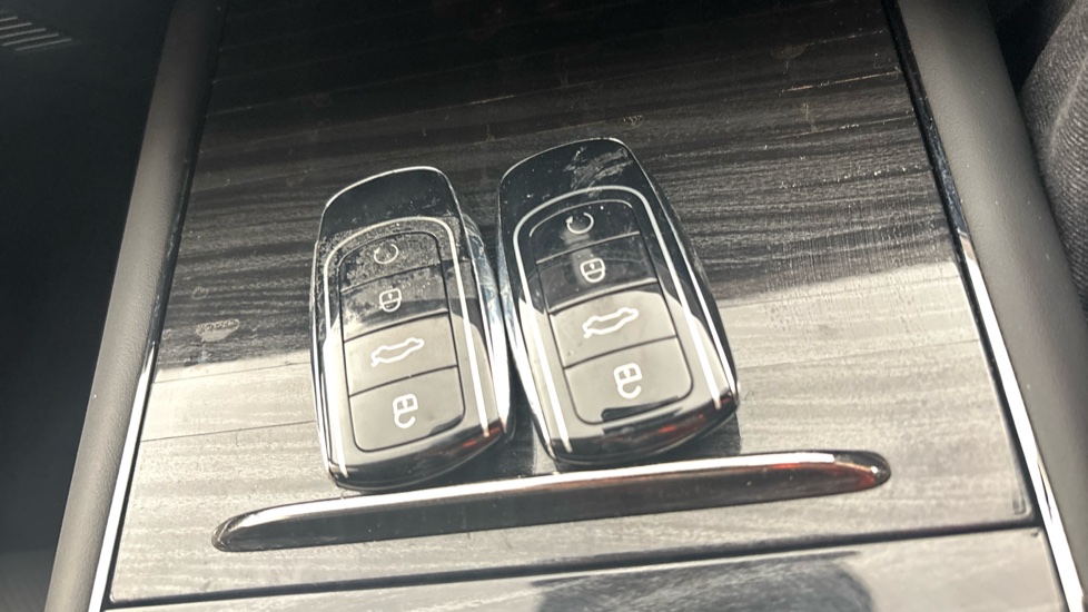 OMODA 5 2 keys