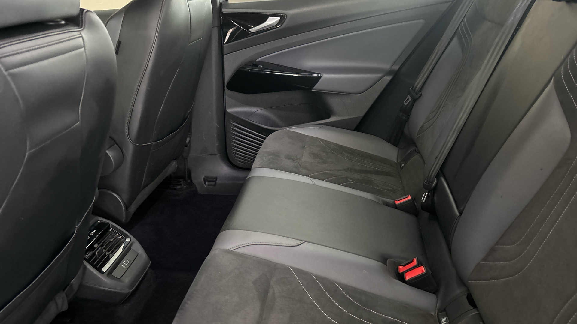 4027731 109kW Life Pure 52kWh 5dr Auto