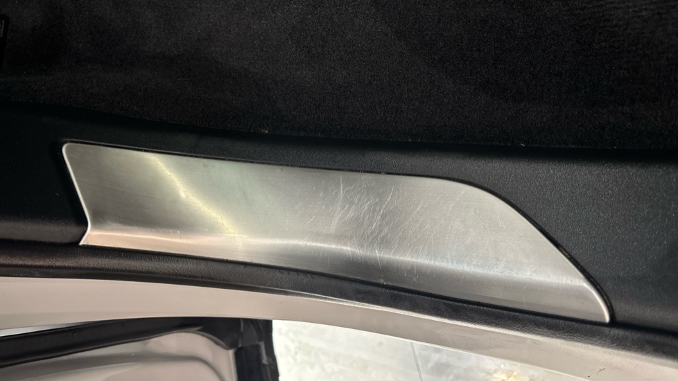 LAND ROVER RANGE ROVER SPORT Scratches