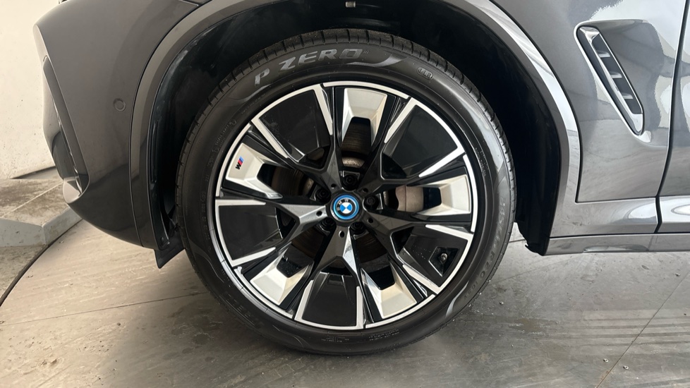 BMW iX3 Image 17