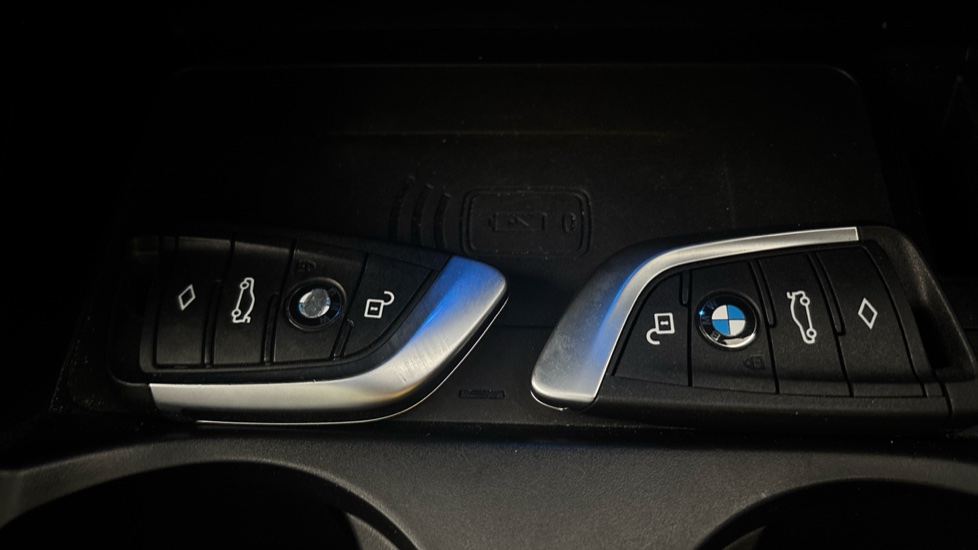 BMW iX3 2 keys
