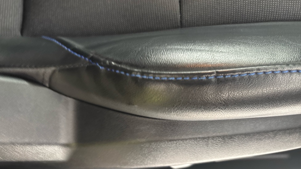 MG MG4 worn