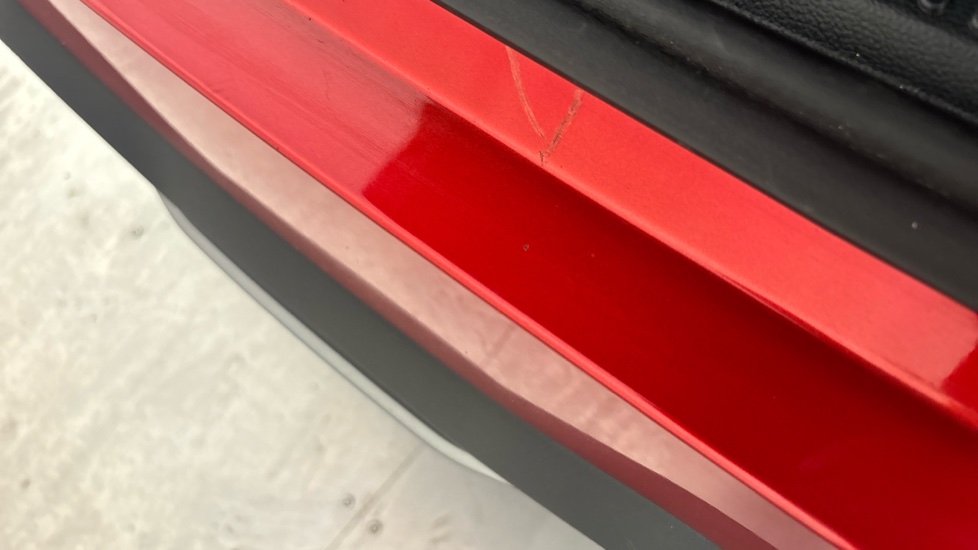 MG MG4 scratches