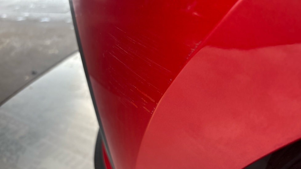 MG MG4 scratches and scuffs
