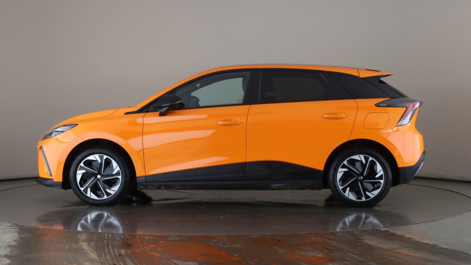 150kW Trophy EV Long Range 64kWh 5dr Auto