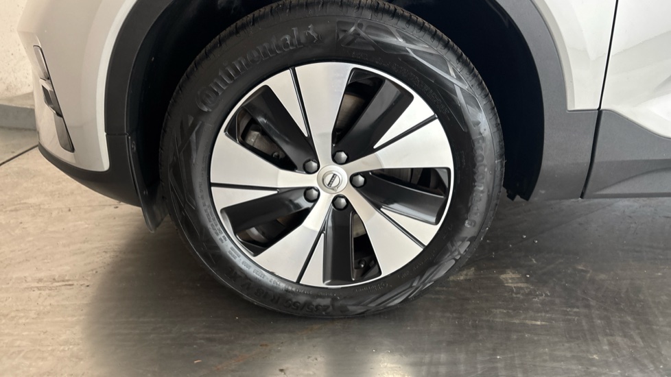 VOLVO XC40 Image 17