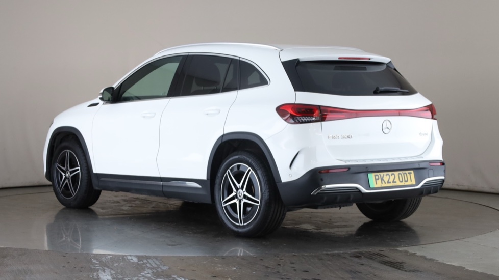 MERCEDES EQA Image 3