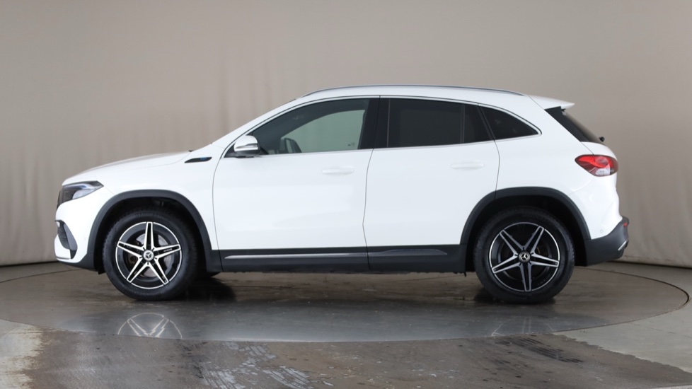 MERCEDES EQA Image 2