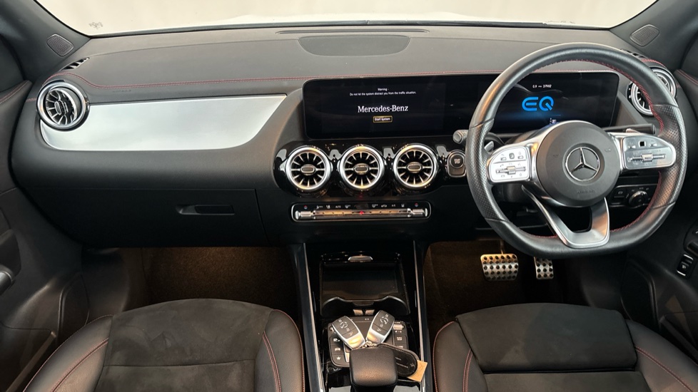 MERCEDES EQA Image 11