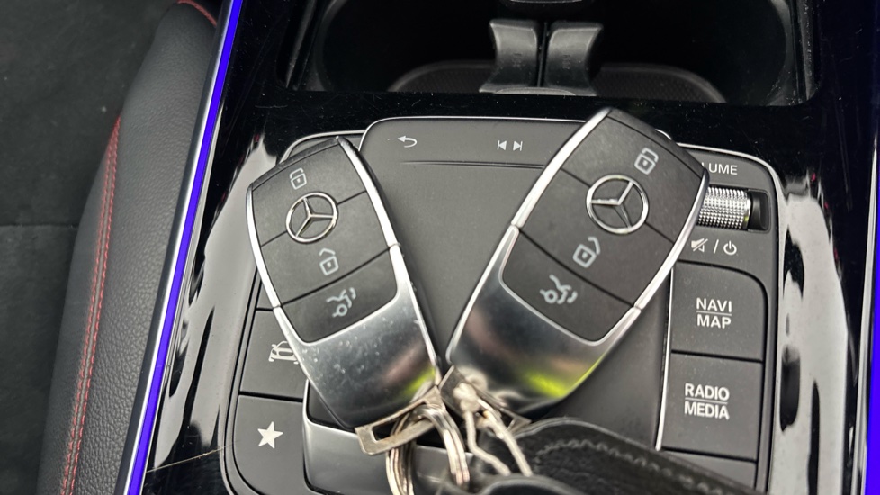 MERCEDES EQA two keys