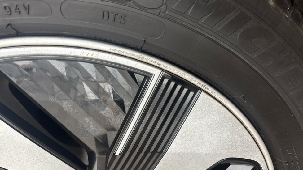MG ZS Scuff