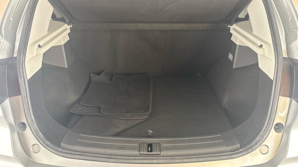 MG ZS Image 15