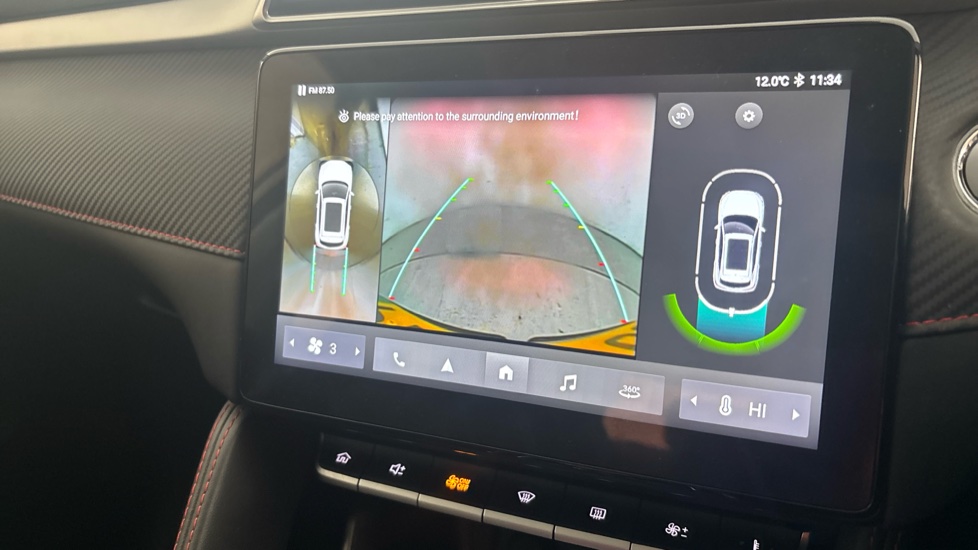 MG ZS reverse camera