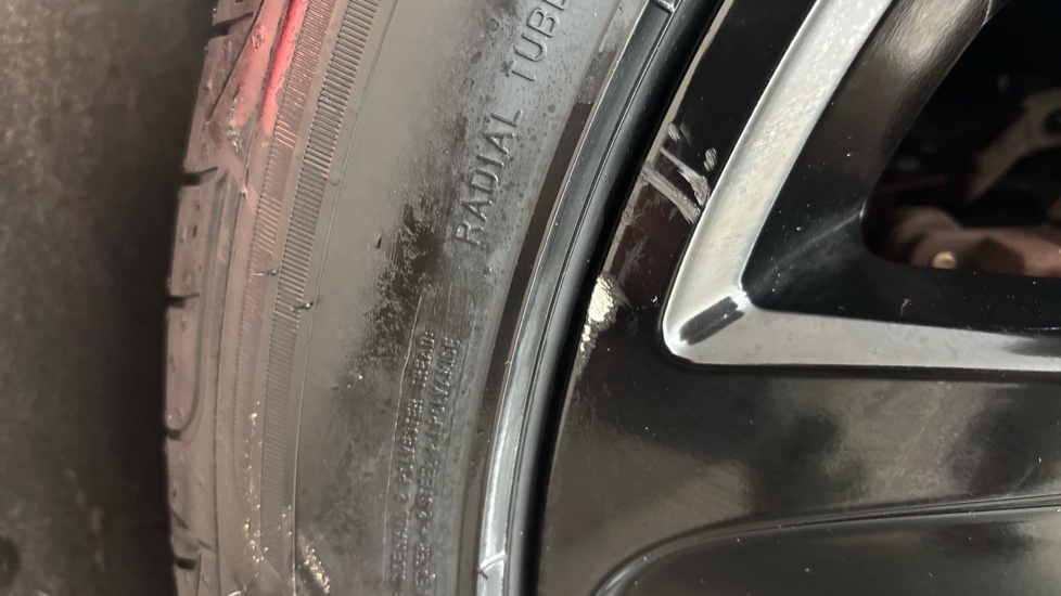 JAGUAR I-PACE scuff