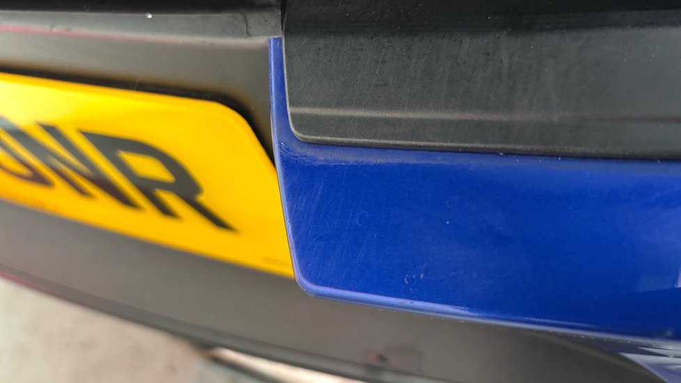 JAGUAR I-PACE chips and scratches