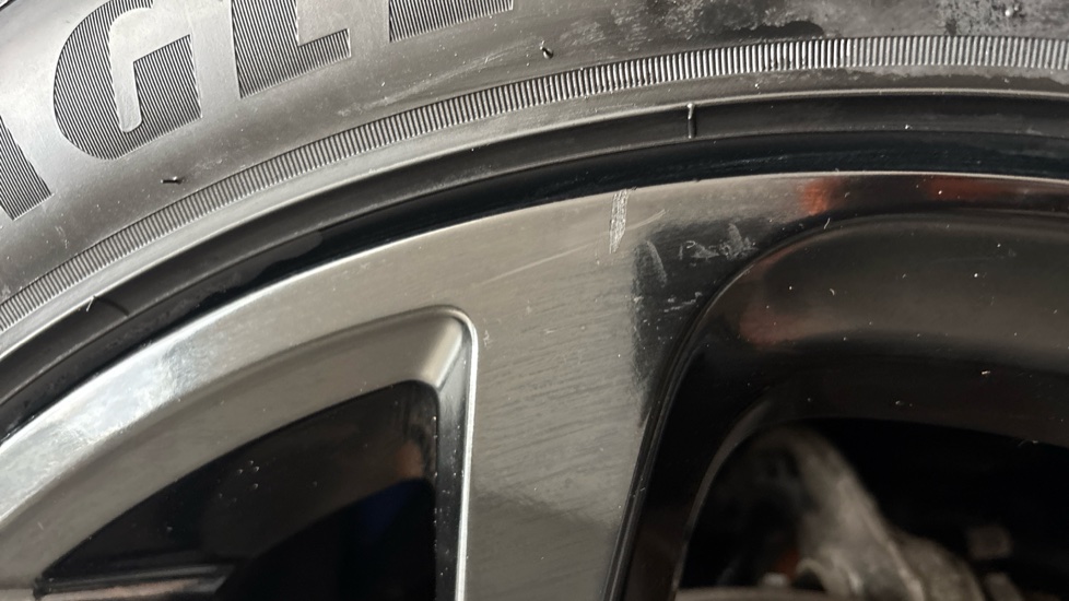 JAGUAR I-PACE scratch