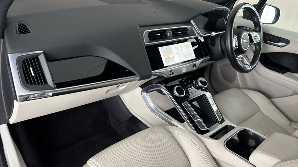 JAGUAR I-PACE Image 10