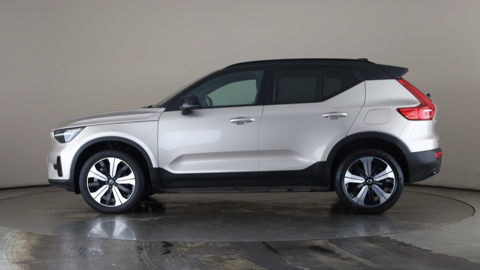 VOLVO XC40 Image 2