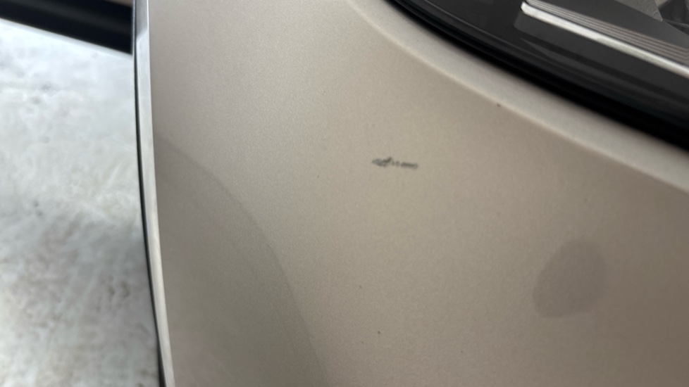 VOLVO XC40 scratches