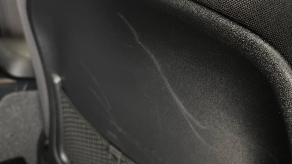 VOLVO XC40 scratches