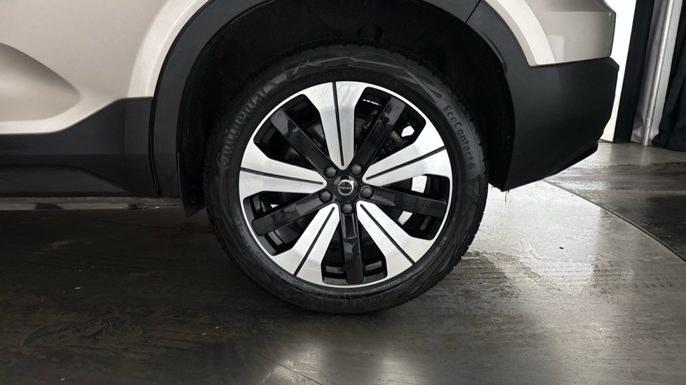VOLVO XC40 Image 18