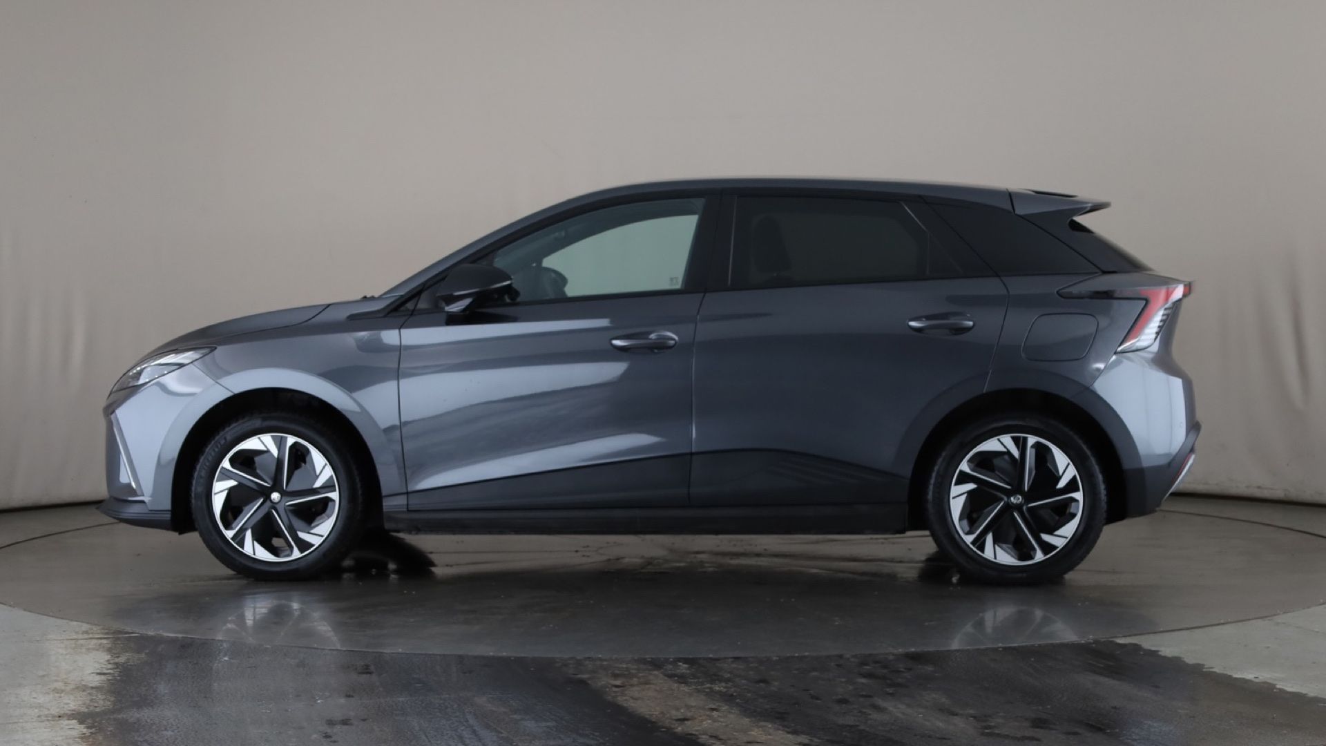 150kW Trophy EV Long Range 64kWh 5dr Auto