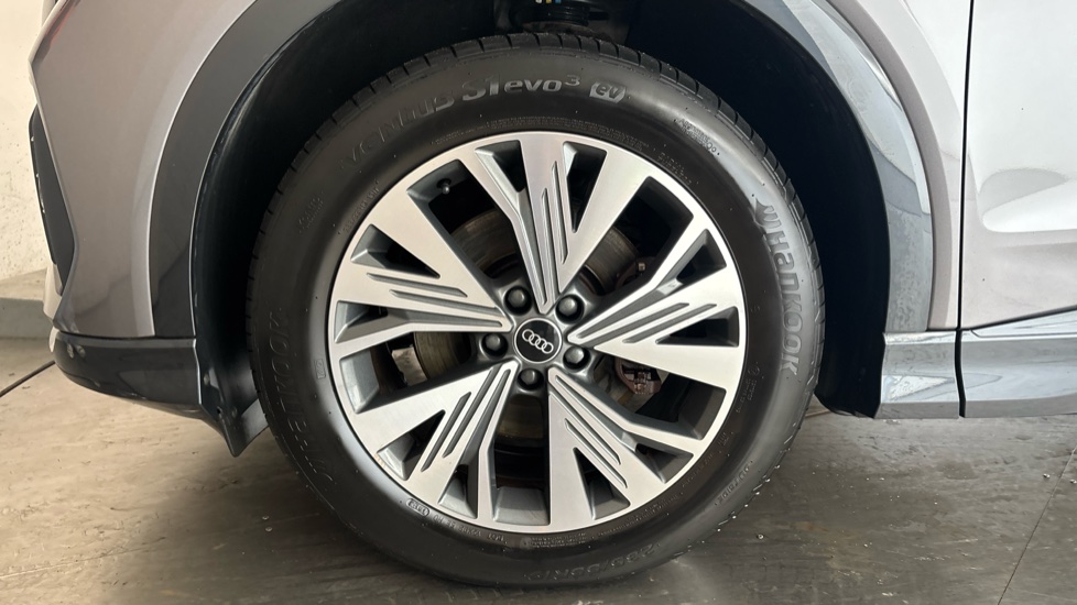 AUDI Q4 Image 17