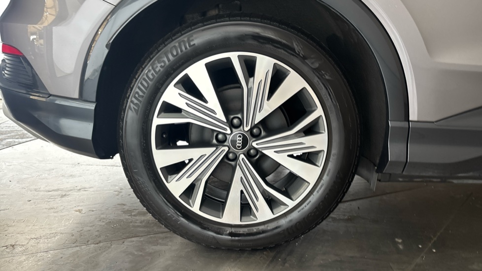 AUDI Q4 Image 19