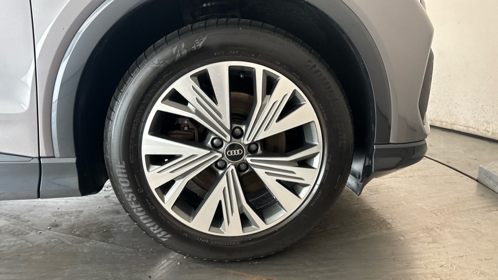 AUDI Q4 Image 20