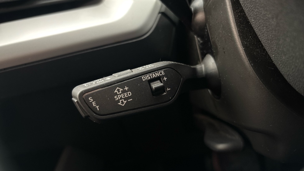 AUDI Q4 cruise control