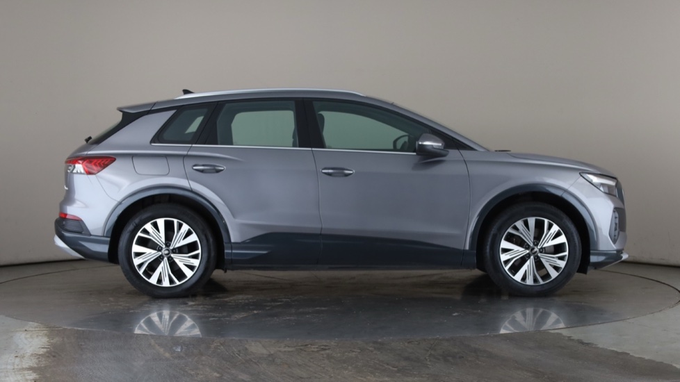 AUDI Q4 Image 6