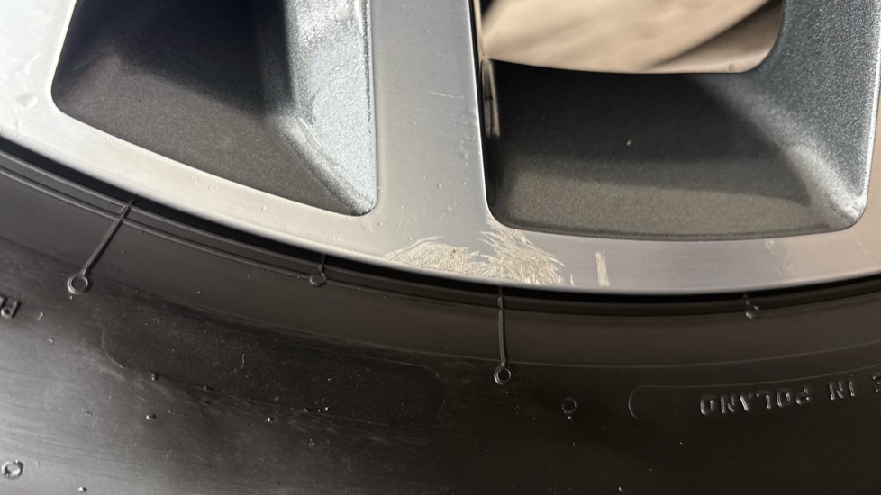 AUDI Q4 scuff