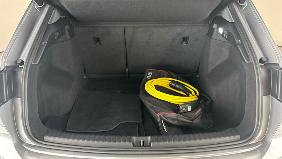 AUDI Q4 Image 15