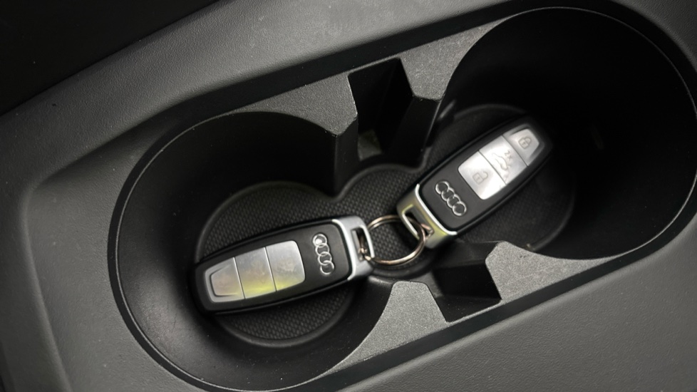 AUDI Q4 two keys
