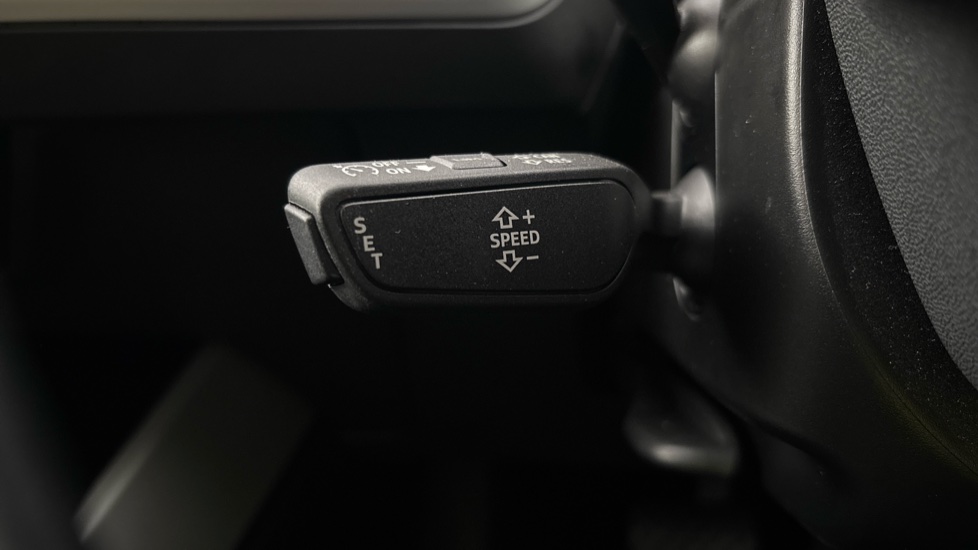 AUDI Q4 cruise control